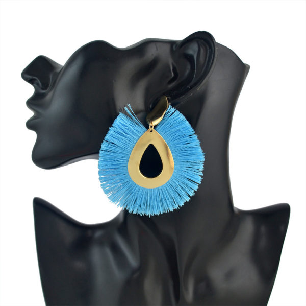 Boucle d'oreille en coton en forme d'éventail – Image 4